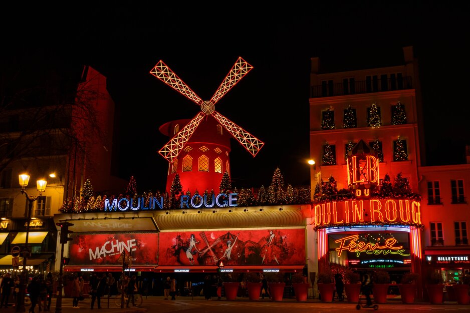 Moulin Rouge bei Nacht | © Unsplash