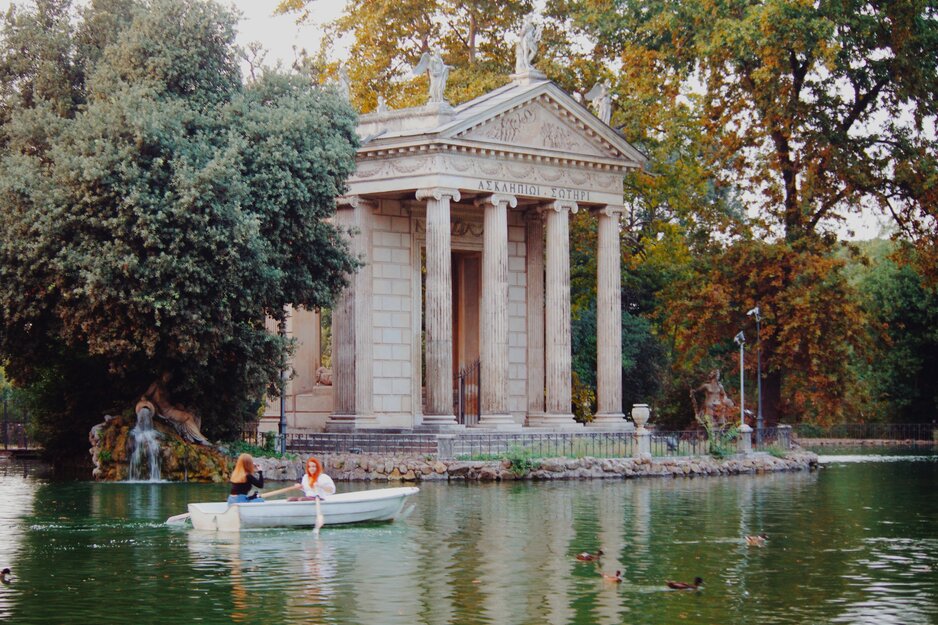 Kleiner See im Park rund um die Villa Borghese  | © Pexels