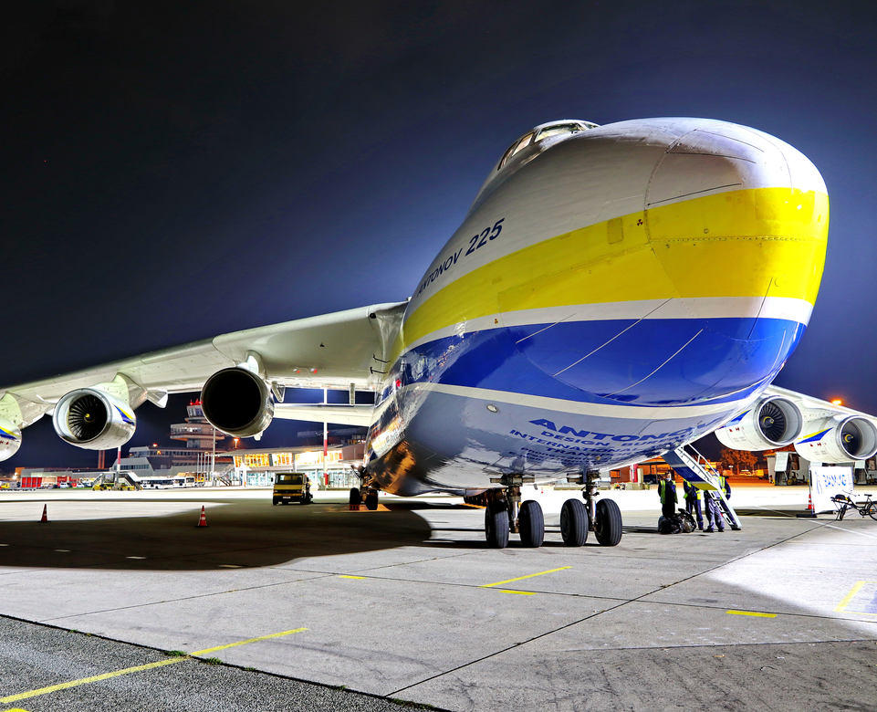 An225 von vorne bei Nacht | © Linz Airport