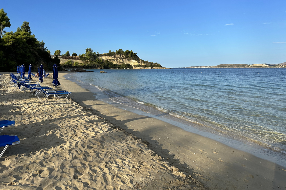 Strandabschnitt mit Liegen | © Linz Airport