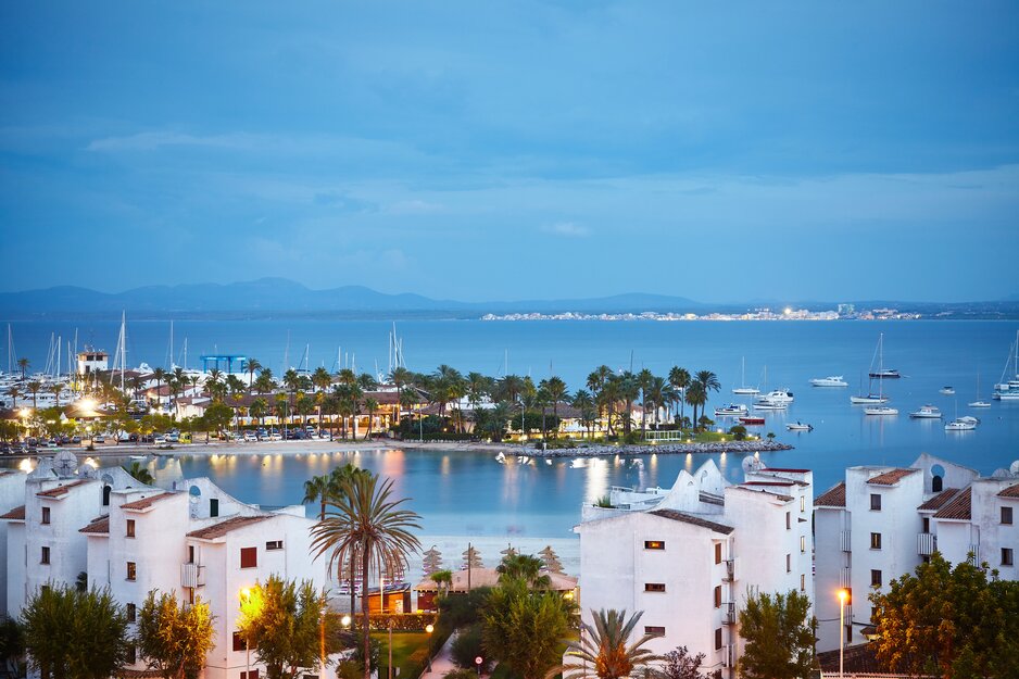 Hafen von Alcudia im Sonnenuntergang | © Envato Elements