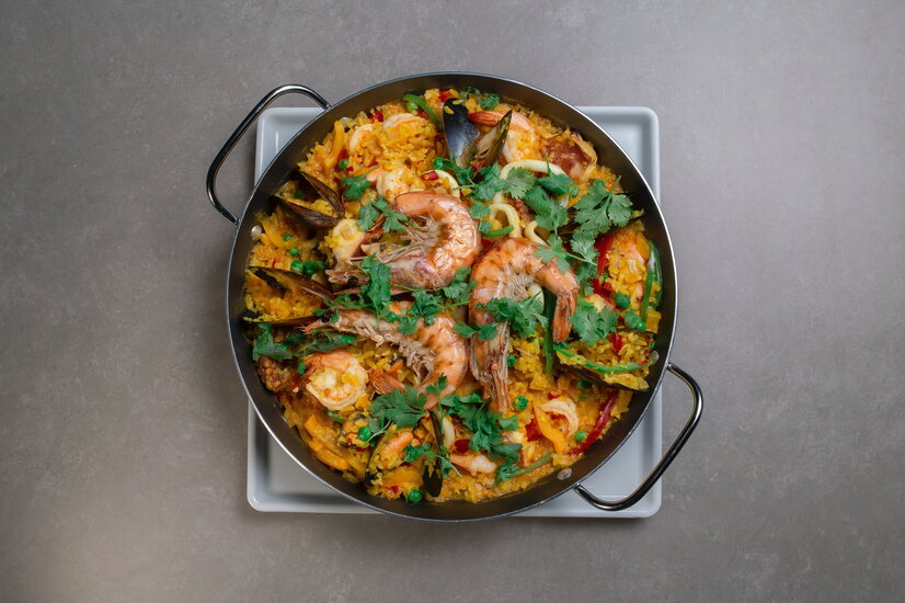 Pfanne mit Paella | © Unsplash