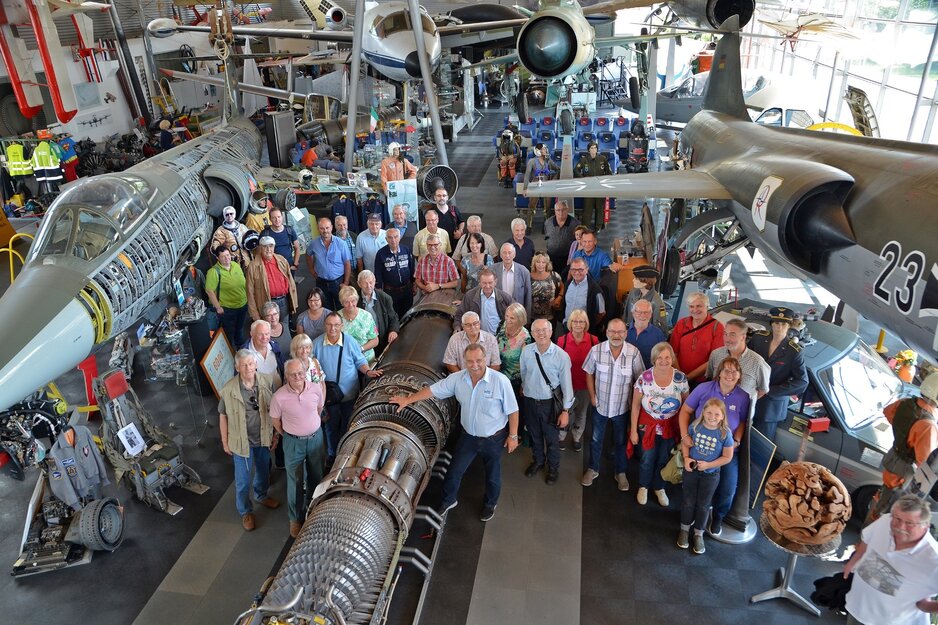 Vereinsmitglieder des Vffl beim Besuch eines privaten Starfighter-Museums in Niederbayern 2018 | © Linz Airport