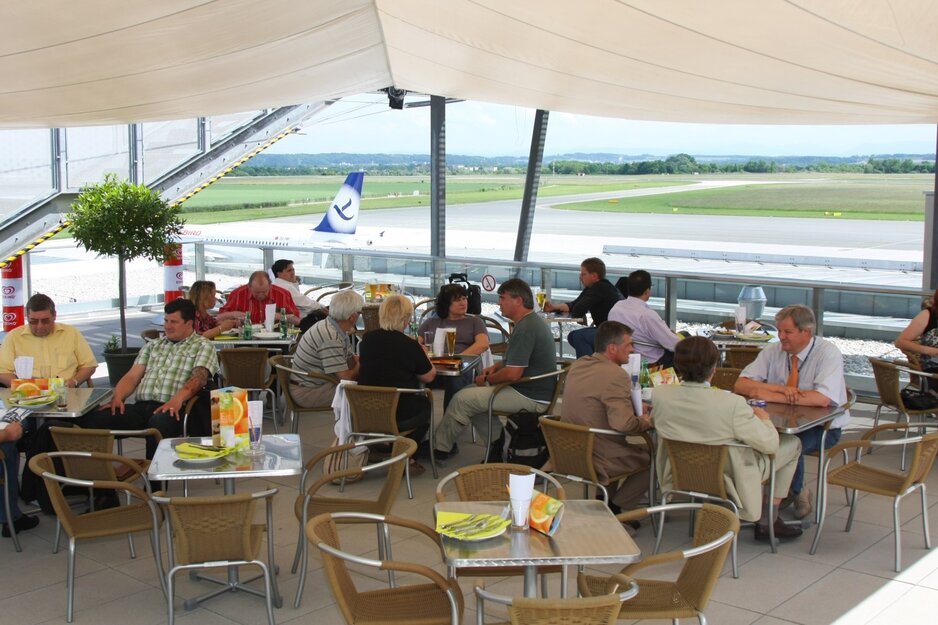 Vereinsabend auf der Dachterrasse des Linz Airport | © Linz Airport