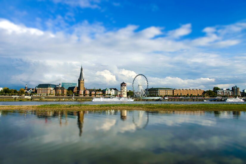 Düsseldorf mit Riesenrad | © Unsplash