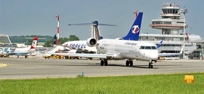 Vorfeld mit Flugzeugen | © Flughafen Linz